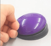 Approche globale de la main vers la forme inclinée du contacteur