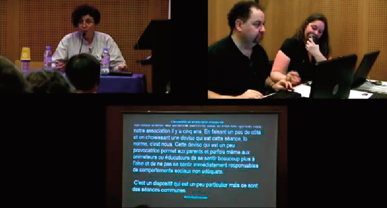 Retranscription de texte sur écran lors de conférences, à l’attention de personnes malentendantes